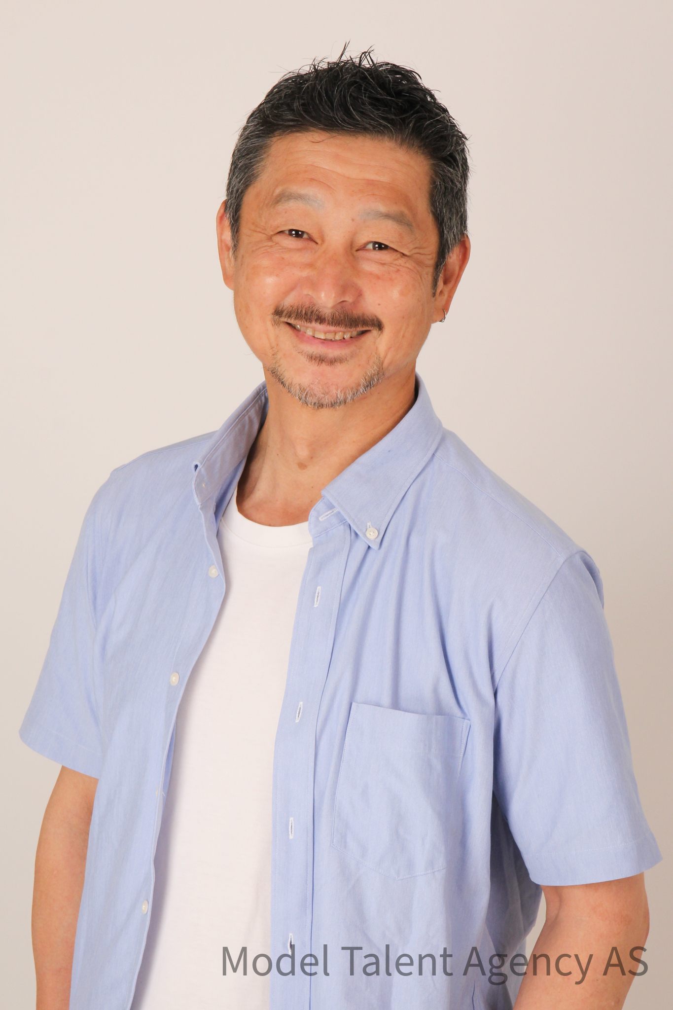村輿 慧